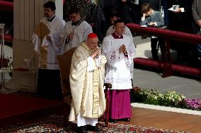Cardinal Angelo Comastri presides Holy Mass on Easter Sunday and “Urbi et Orbi” Vatican City , Italy  20.05.2025
