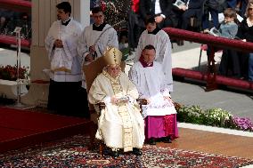 Cardinal Angelo Comastri presides Holy Mass on Easter Sunday and “Urbi et Orbi” Vatican City , Italy  20.05.2025