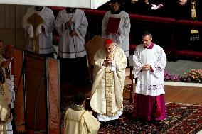 Cardinal Angelo Comastri presides Holy Mass on Easter Sunday and “Urbi et Orbi” Vatican City , Italy  20.05.2025