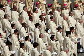 Cardinal Angelo Comastri presides Holy Mass on Easter Sunday and “Urbi et Orbi” Vatican City , Italy  20.05.2025