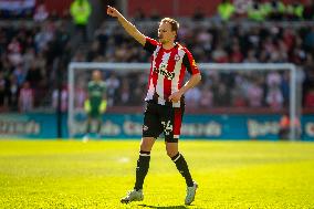 Brentford FC v Brighton & Hove Albion FC - Premier League