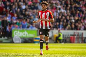 Brentford FC v Brighton & Hove Albion FC - Premier League