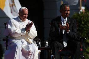 Obama Welcomes Pope Francis to the White House