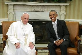 Obama Welcomes Pope Francis to the White House
