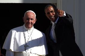 Obama Welcomes Pope Francis to the White House