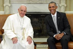 Obama Welcomes Pope Francis to the White House