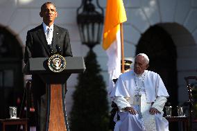 Obama Welcomes Pope Francis to the White House