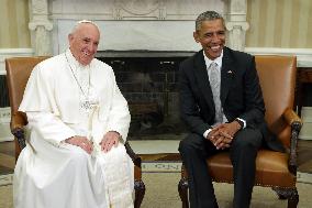Obama Welcomes Pope Francis to the White House