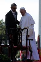 Obama Welcomes Pope Francis to the White House