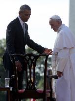 Obama Welcomes Pope Francis to the White House