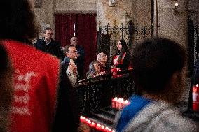 Faithful Pray in Front of The Holy Tunic of Christ - Argenteuil