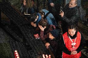 Faithful Pray in Front of The Holy Tunic of Christ - Argenteuil