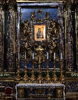 Mourners Pay Their Last Respects To Pope Francis - Rome