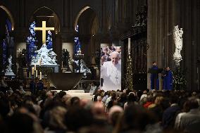 Mass In Notre-Dame Cathedral To Honour Pope Francis - Paris