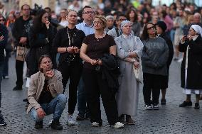 Holy Rosary in memory of Pope Francis on the day  death.