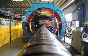 China First 2000 Meter Ultra Deep Sample Tube Production