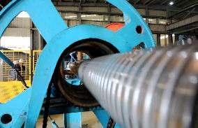 China First 2000 Meter Ultra Deep Sample Tube Production