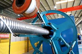 China First 2000 Meter Ultra Deep Sample Tube Production