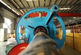 China First 2000 Meter Ultra Deep Sample Tube Production