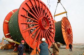 China First 2000 Meter Ultra Deep Sample Tube Production