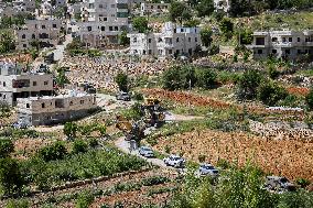 Israeli Forces Demolish Unauthorized Building - West Bank