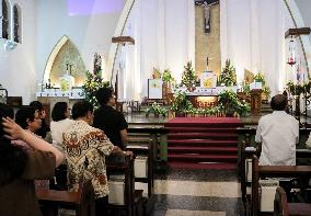 Rosary Prayers For Pope Francis Of Death In Indonesia