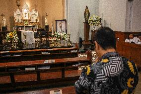People Gather To Mourn, And Honor, Pope Francis In Indonesia