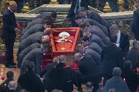 Transfer of The Coffin of Pope Francis - Vatican