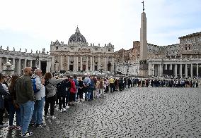 People Queue To pay Their RespectsTo Late Pope Francis - Vatican