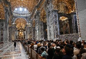 People Queue To pay Their RespectsTo Late Pope Francis - Vatican