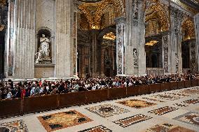People Queue To pay Their RespectsTo Late Pope Francis - Vatican