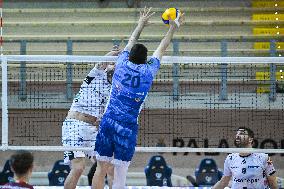 VOLLEY - Superlega Serie A - Playoff 5° Posto - Cisterna Volley vs Sonepar Padova 2-2.. (31-29, 22-25, 25-21, 24-26 ..)