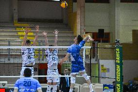 VOLLEY - Superlega Serie A - Playoff 5° Posto - Cisterna Volley vs Sonepar Padova 2-2.. (31-29, 22-25, 25-21, 24-26 ..)