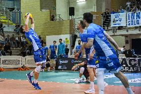 VOLLEY - Superlega Serie A - Playoff 5° Posto - Cisterna Volley vs Sonepar Padova 2-2.. (31-29, 22-25, 25-21, 24-26 ..)