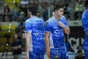 VOLLEY - Superlega Serie A - Playoff 5° Posto - Cisterna Volley vs Sonepar Padova 2-2.. (31-29, 22-25, 25-21, 24-26 ..)