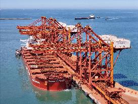 China 2025 Q1 Cargo Port Throughput Increased