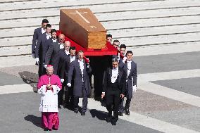 The Coffin Of Pope Francis Leaving St. Peters Basilica - Vatican