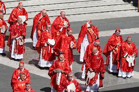 The Coffin Of Pope Francis Leaving St. Peters Basilica - Vatican