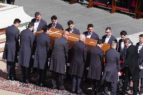 The Coffin Of Pope Francis Leaving St. Peters Basilica - Vatican