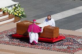 The Coffin Of Pope Francis Leaving St. Peters Basilica - Vatican