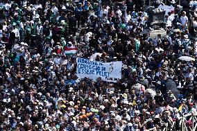 Faithful Faces At The Funeral Of Pope Francis - Vatican