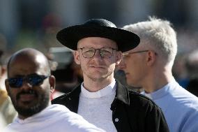 Faithful Faces At The Funeral Of Pope Francis - Vatican