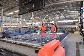 Glass Products Manufacturing in Qingzhou