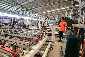 Glass Products Manufacturing in Qingzhou