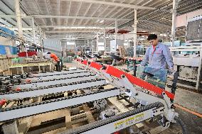 Glass Products Manufacturing in Qingzhou