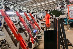 Glass Products Manufacturing in Qingzhou