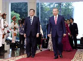 Japan-Vietnam talks in Hanoi