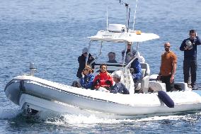 King Juan Carlos and Infanta Elena enjoy a new day of regattas