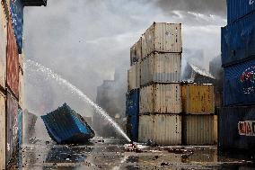28 Killed and 800 Injured in Port Explosion - Iran