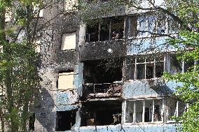 Russian drone hits apartment block in KamianskeRussian drone hits apartment block in Kamianske